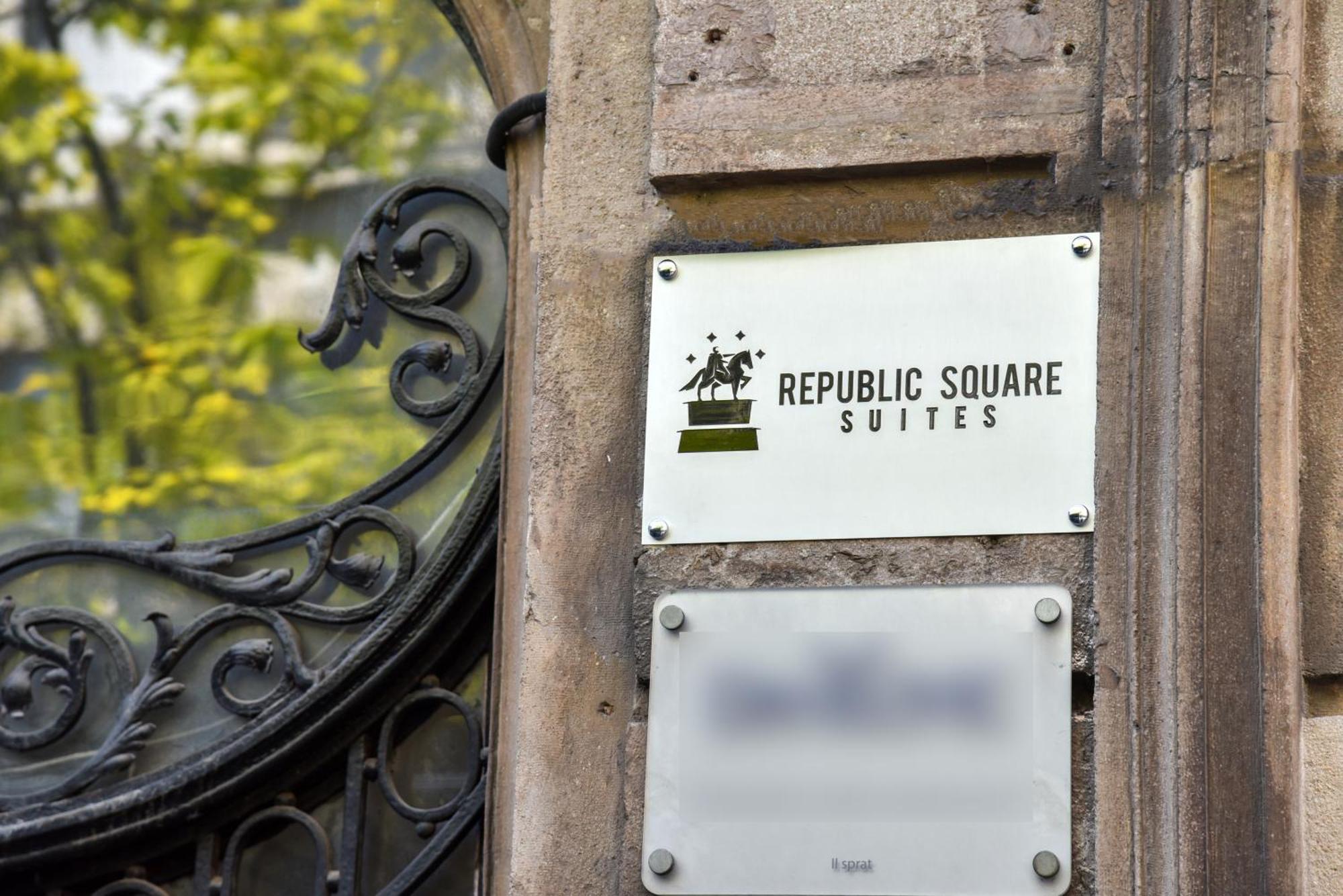 Republic Square Luxury Suites Belgrado Esterno foto