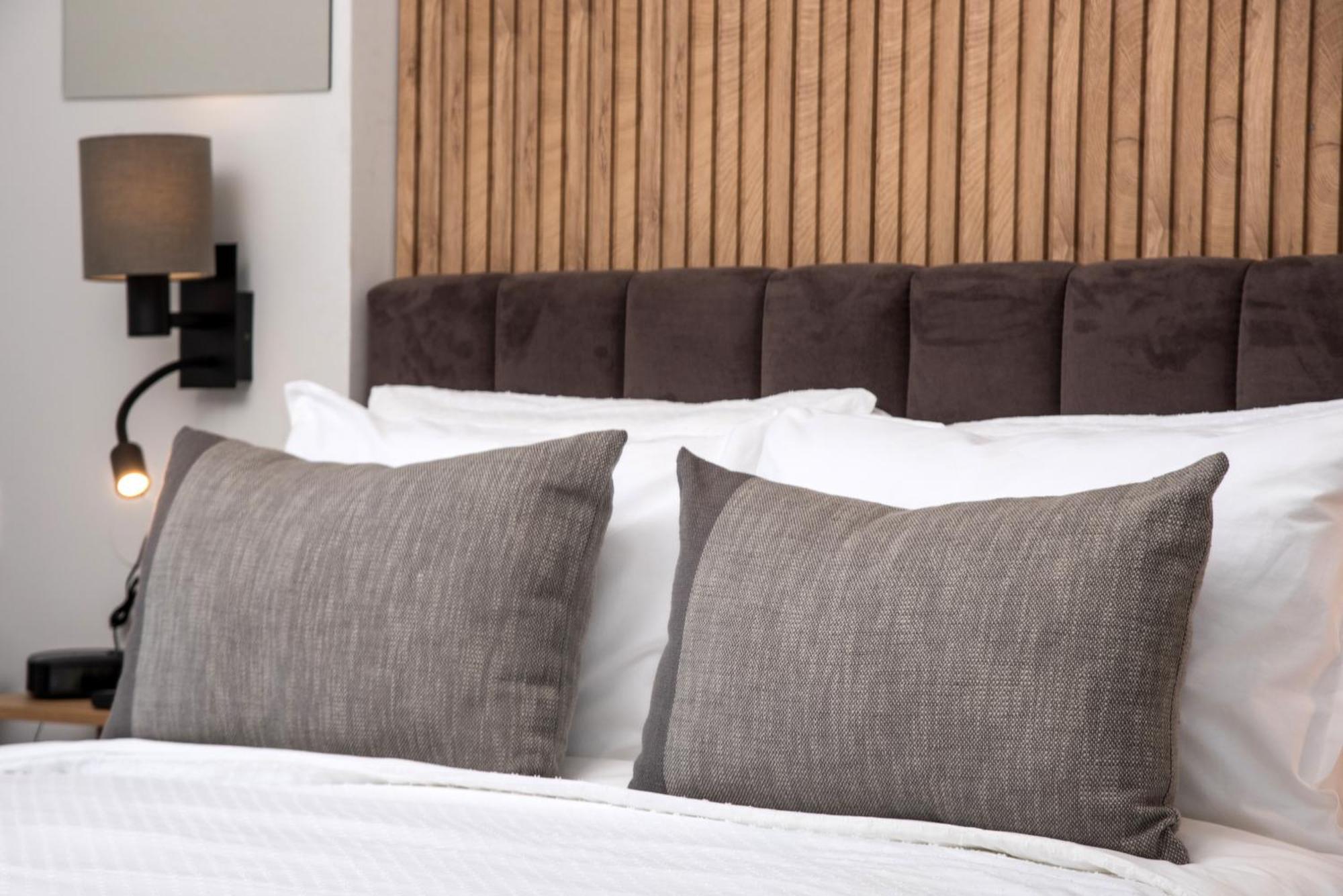 Republic Square Luxury Suites Belgrado Esterno foto