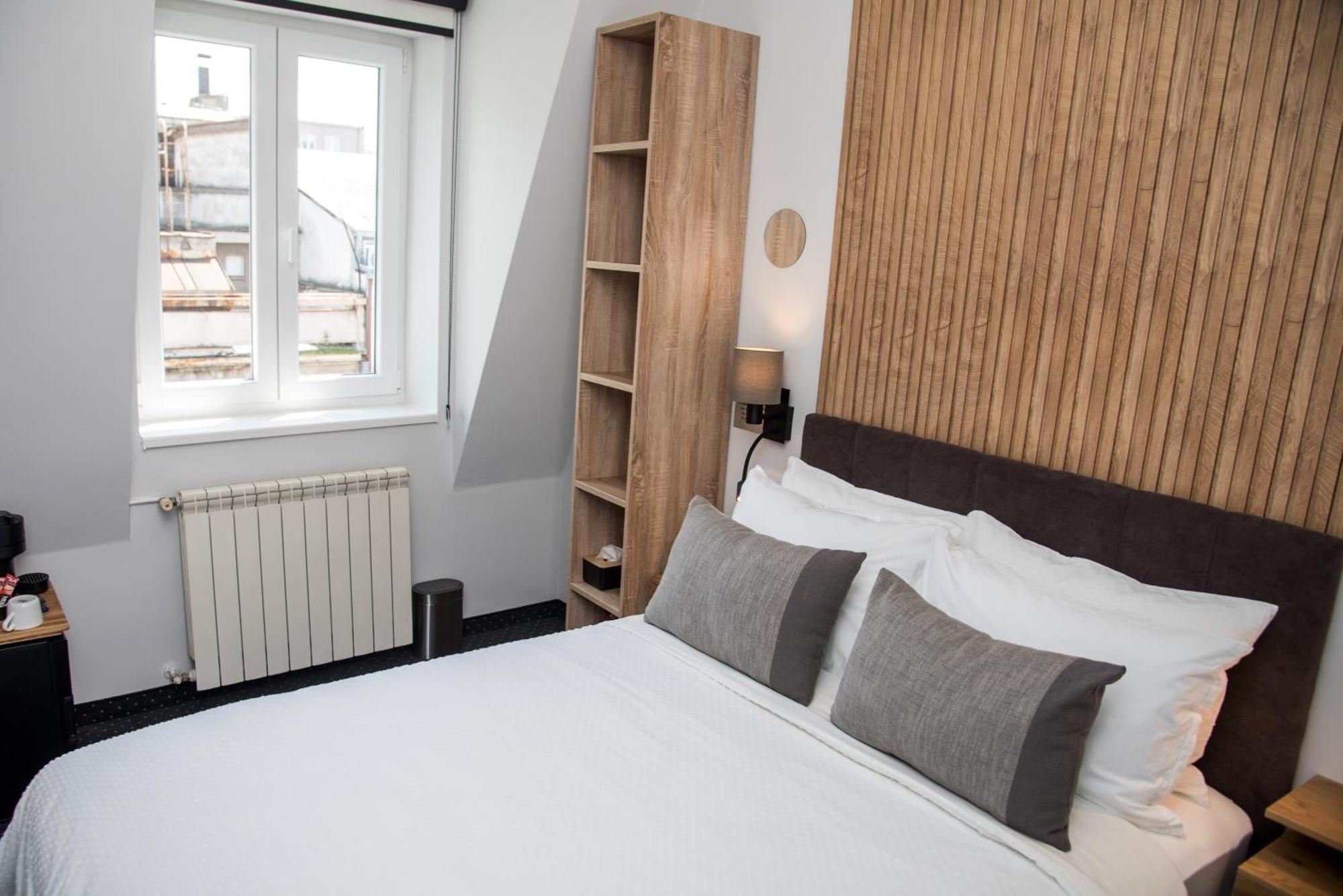 Republic Square Luxury Suites Belgrado Esterno foto